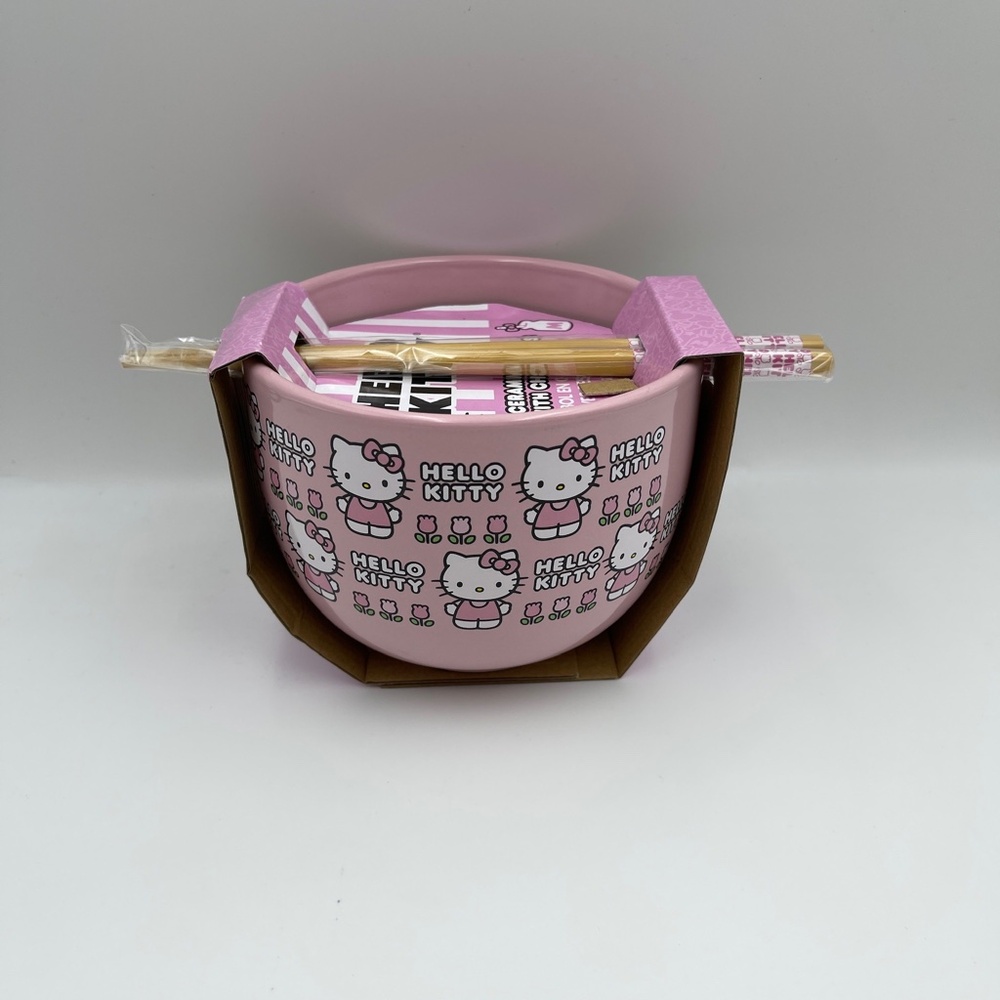 NEW Hello Kitty Ceramic Ramen Noodle Bowl w/ Chopsticks Pink Sanrio